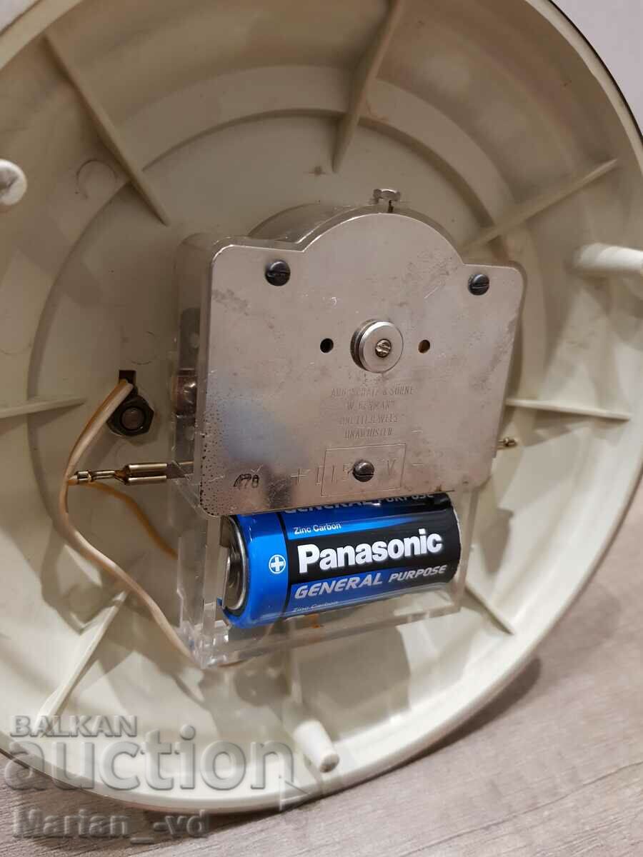 German Quartz Desk Clock with Flask - 7