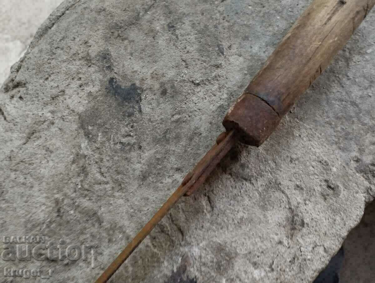 A very old tanner's knife - 6 A very old tanner's knife - 6