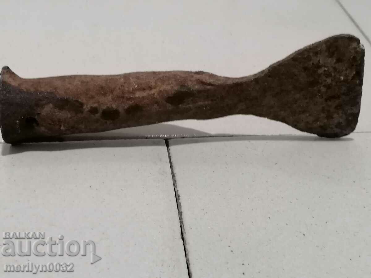 Аукцион Огрибка, угрибки, огрибки, угрибка, ковано желязо Аукцион Огрибка, угрибки, огрибки, угрибка, ковано желязо