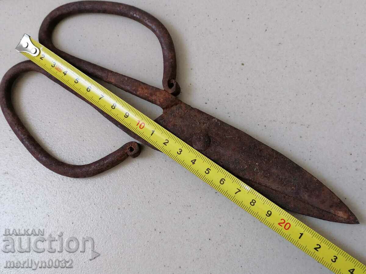 Vintage wrought iron scissors - 5 Vintage wrought iron scissors - 5