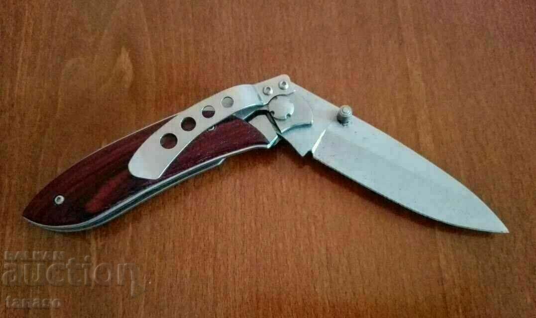 Аукцион Джобен нож с дървени чирени