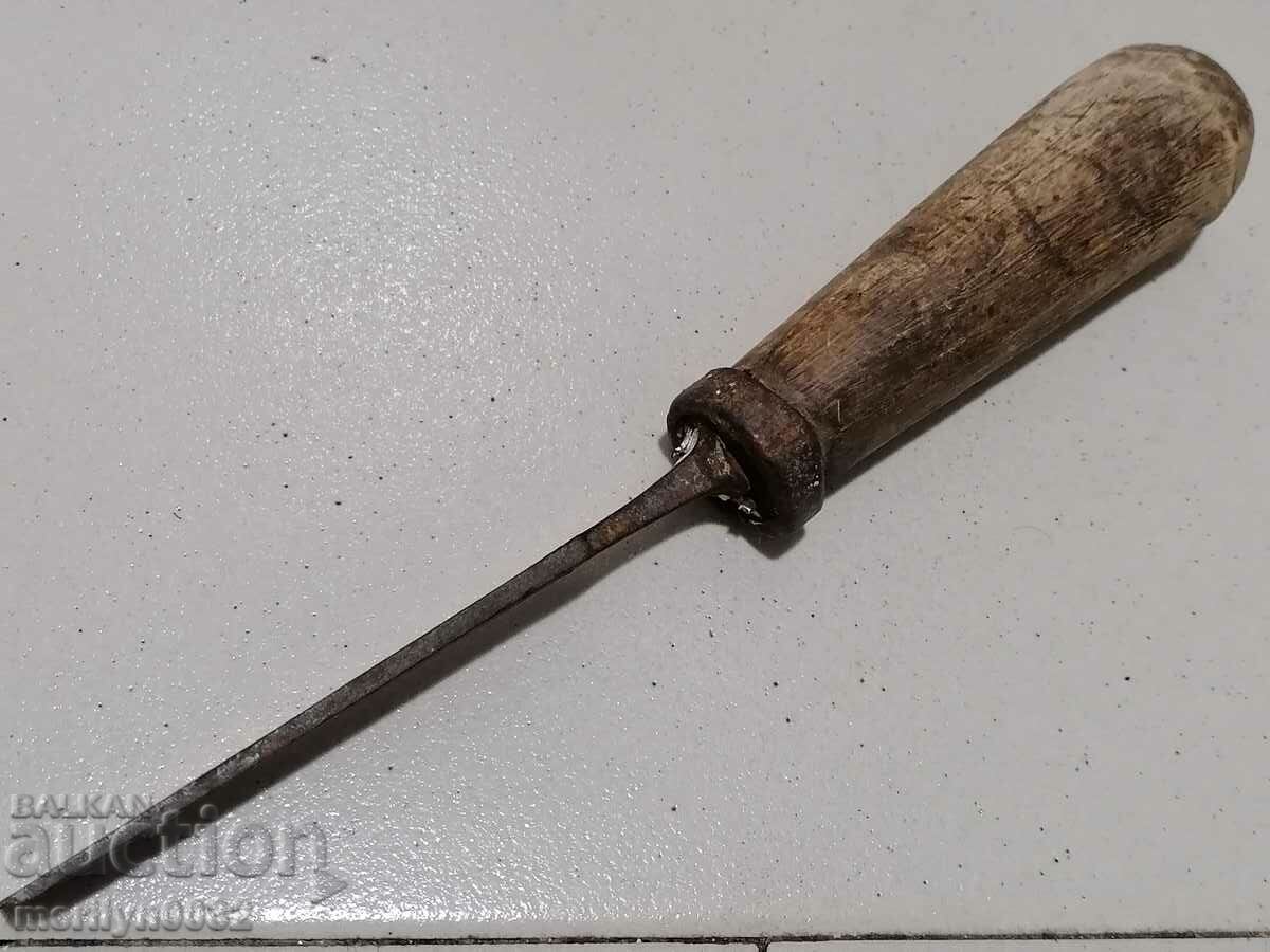 Auction  An old carving instrument, a chisel, a chisel