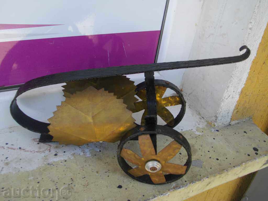 Delivery of Wine stand for wrought iron and bronze appliqués Delivery of Wine stand for wrought iron and bronze appliqués