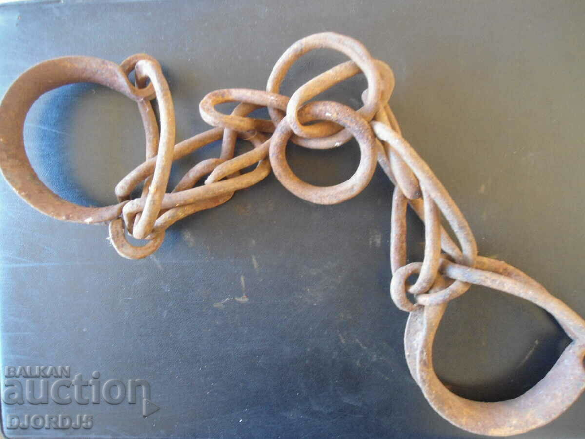 Old bokai, slings, shackles with price 10.00 BGN | € 5.11 Old bokai, slings, shackles with price 10.00 BGN | € 5.11