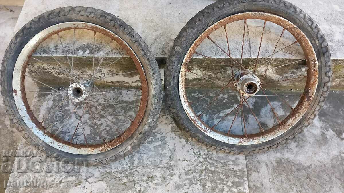 СТАРИ ДЕТСКИ КОЛЕЛА с цена 20.00 лв. | € 10.23 СТАРИ ДЕТСКИ КОЛЕЛА с цена 20.00 лв. | € 10.23