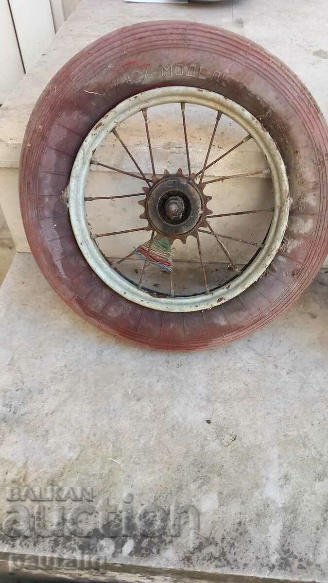 Auction OLD CHILDREN'S WHEELS Auction OLD CHILDREN'S WHEELS