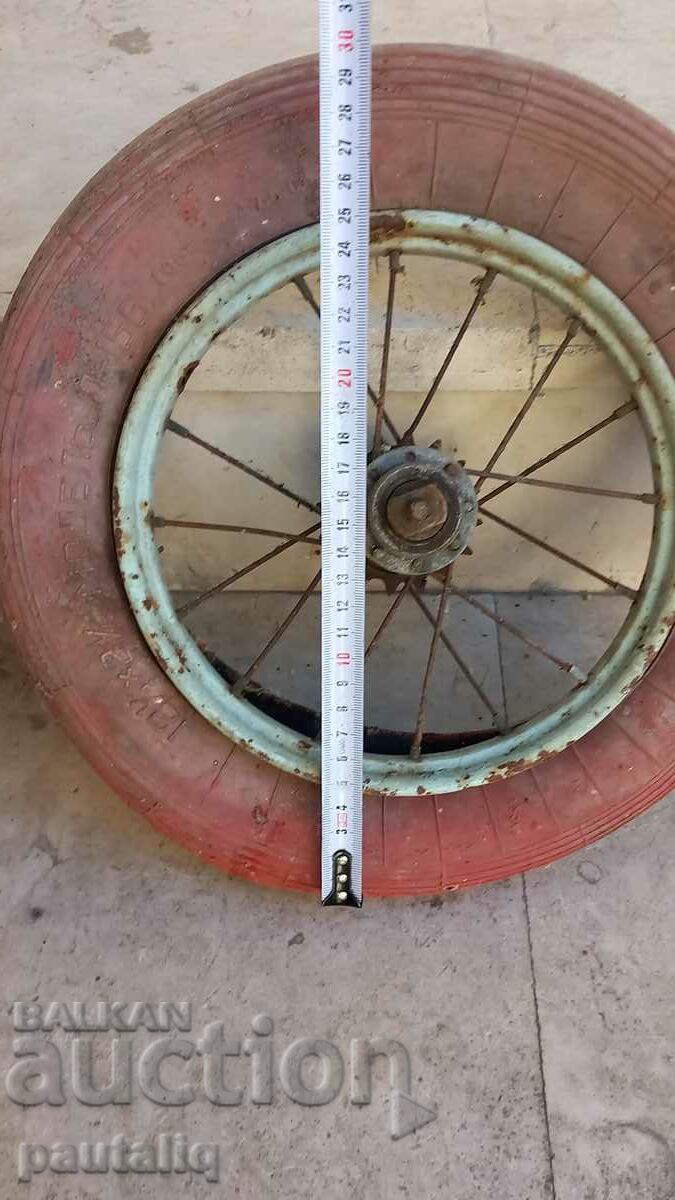 Delivery of OLD CHILDREN'S WHEELS Delivery of OLD CHILDREN'S WHEELS