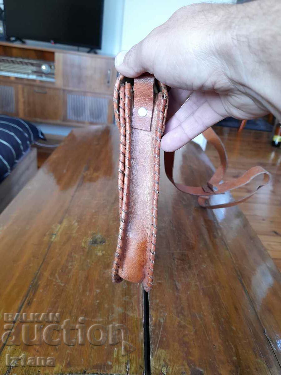 Auction Old lady's leather bag Auction Old lady's leather bag