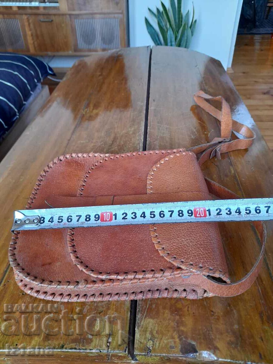 Old lady's leather bag - 5 Old lady's leather bag - 5