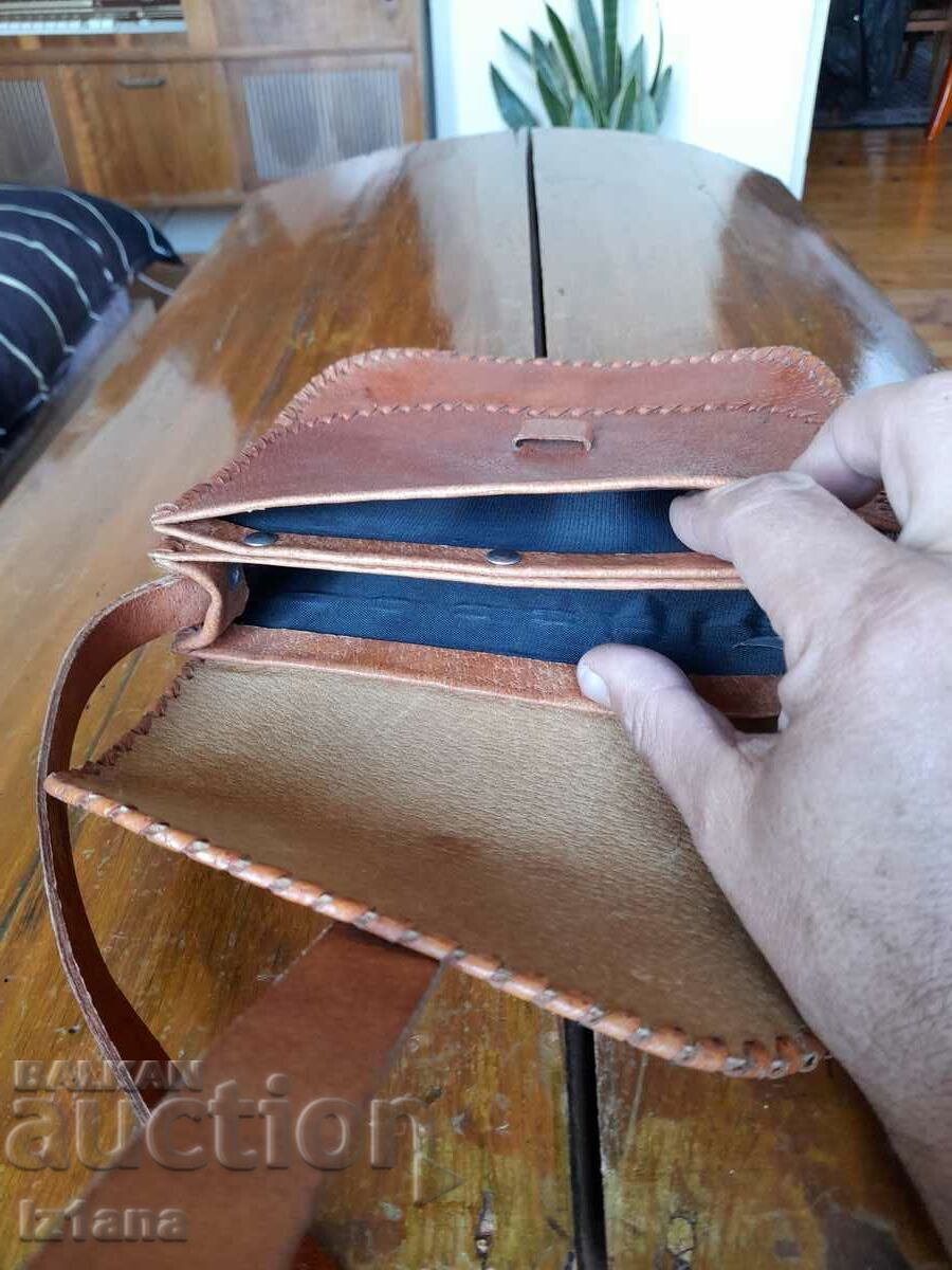 Old lady's leather bag - 7 Old lady's leather bag - 7