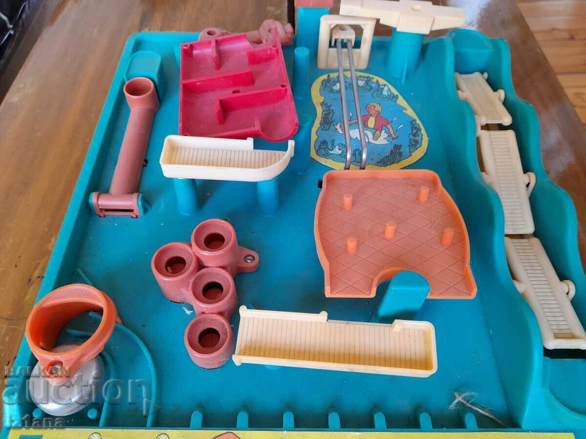 Auction  An old children's game Who is faster