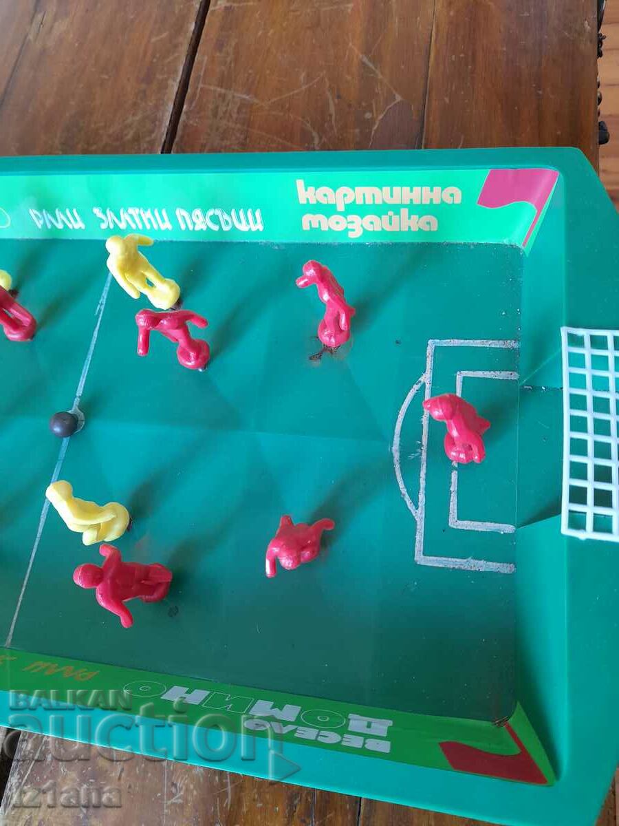 Παλιά παιδιά παίζουν ποδόσφαιρο - 5