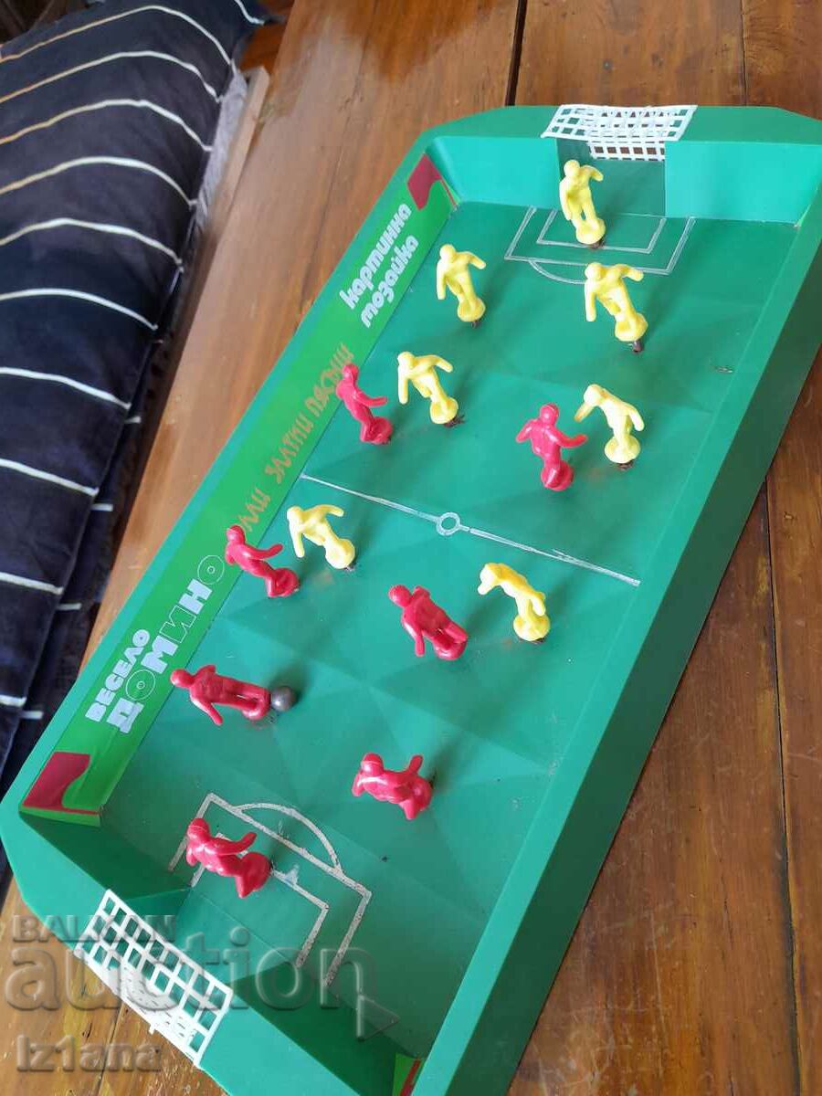 Παλιά παιδιά παίζουν ποδόσφαιρο - 6