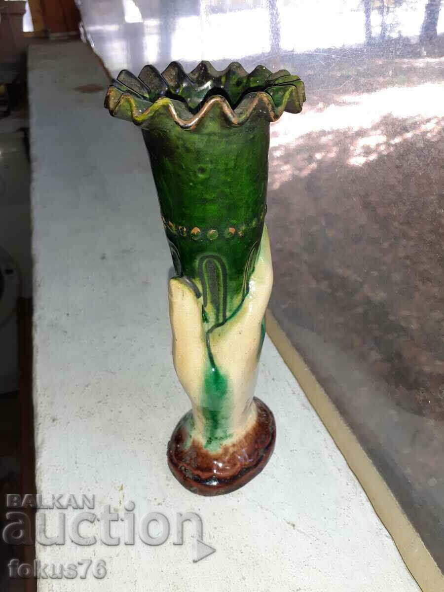 Vaza unica - mana omului - ceramica troiana - 5