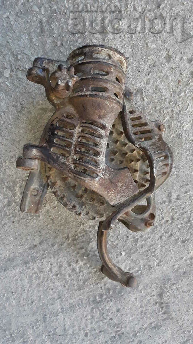 CORN DROPPING MACHINE GRASS CORN PLANT - 6 CORN DROPPING MACHINE GRASS CORN PLANT - 6