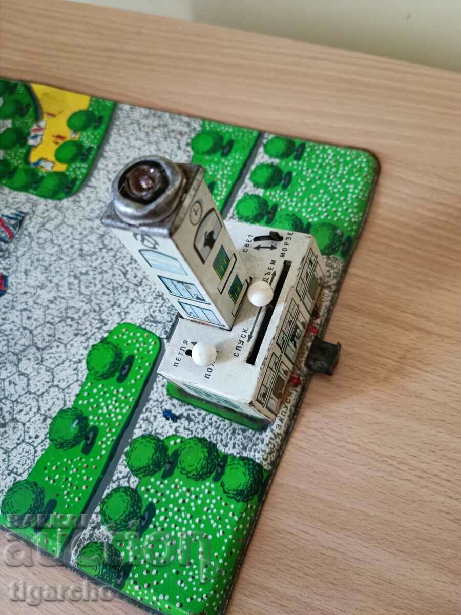 Ламаринена играчка - 7 Ламаринена играчка - 7