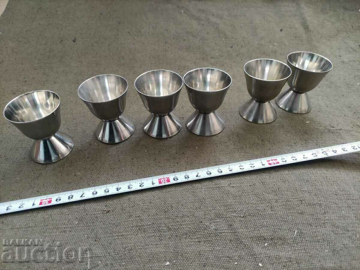 cupe mici de metal