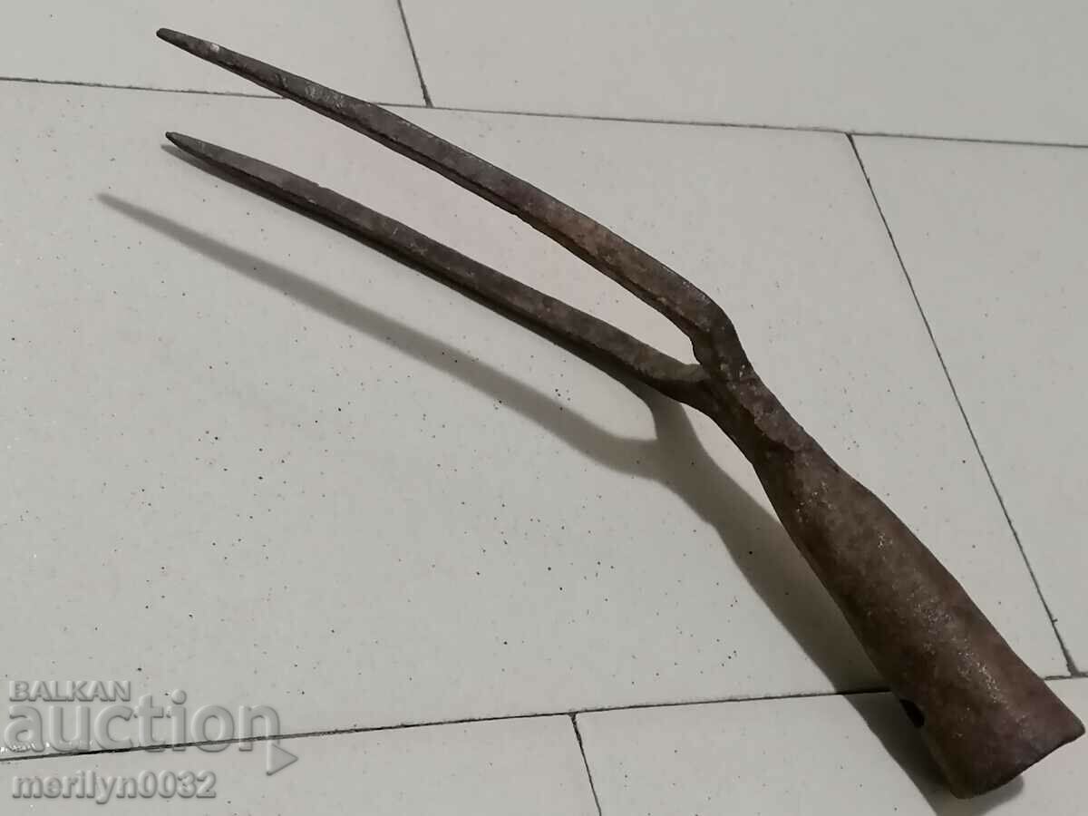 Double tooth, beet harvester, wrought iron with price 39.00 BGN | € 19.94 Double tooth, beet harvester, wrought iron with price 39.00 BGN | € 19.94