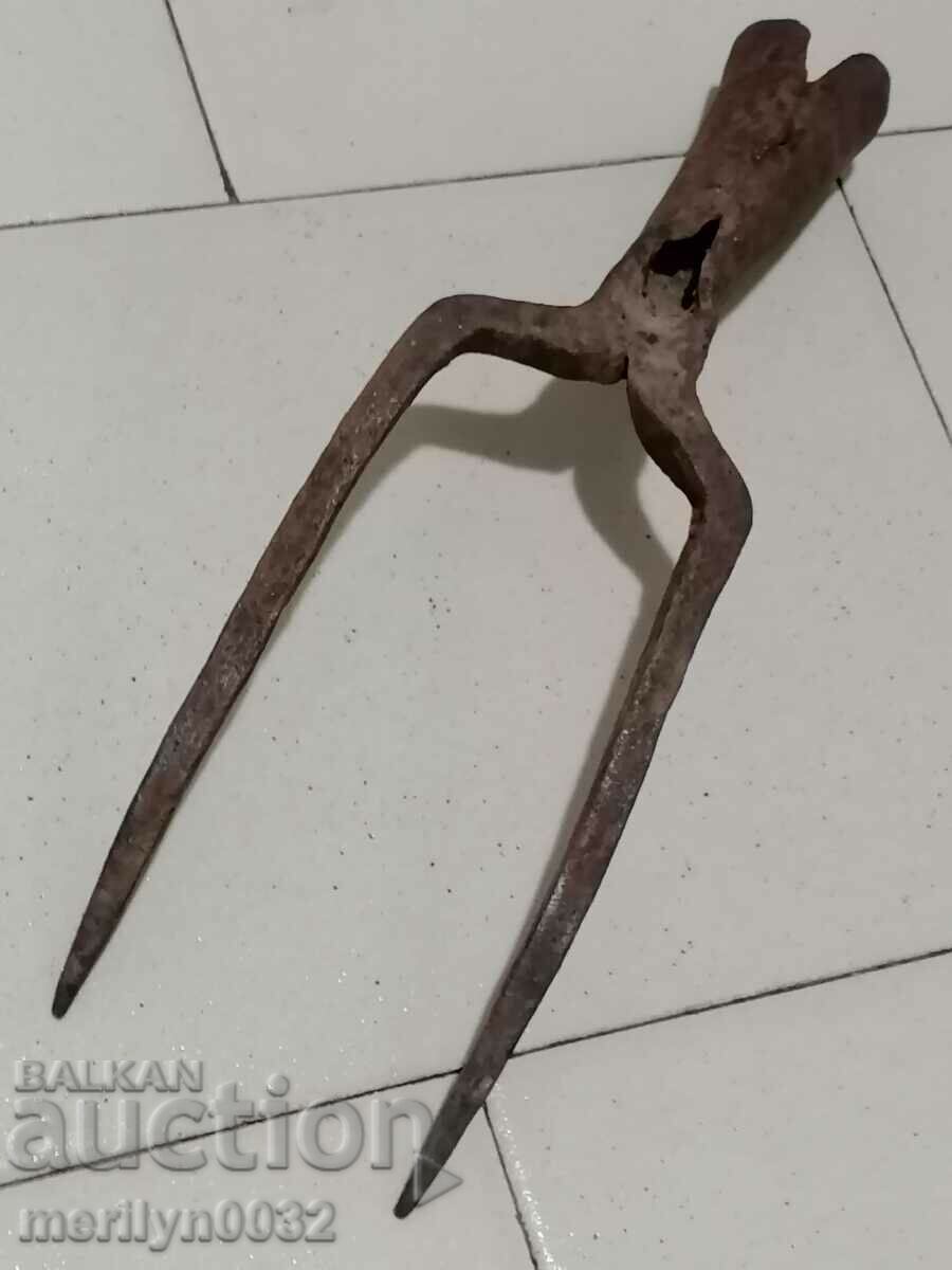 Auction Double tooth, beet harvester, wrought iron Auction Double tooth, beet harvester, wrought iron