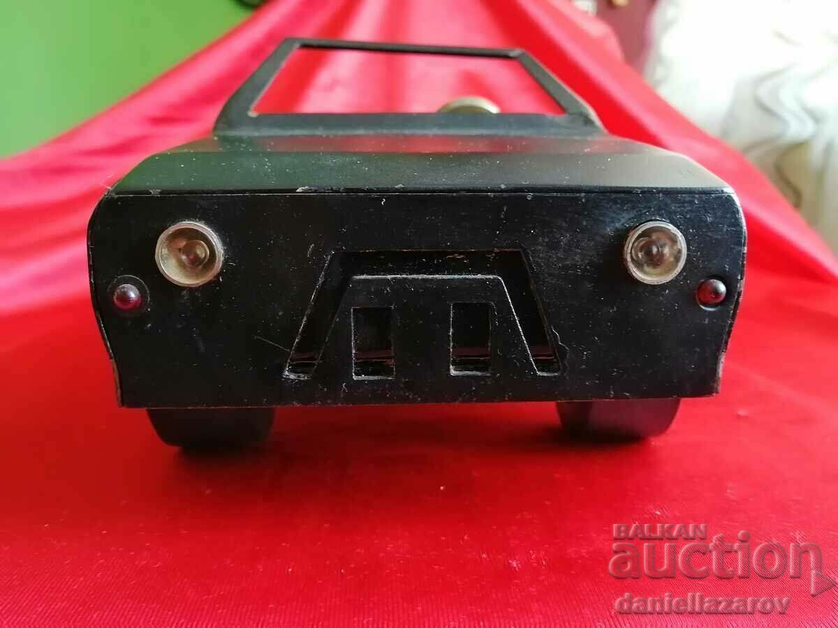 Mașină mare, veche din metal, model, prototip, jucărie - 5