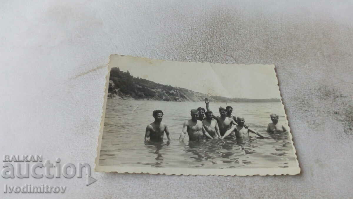 Photo Men in the sea