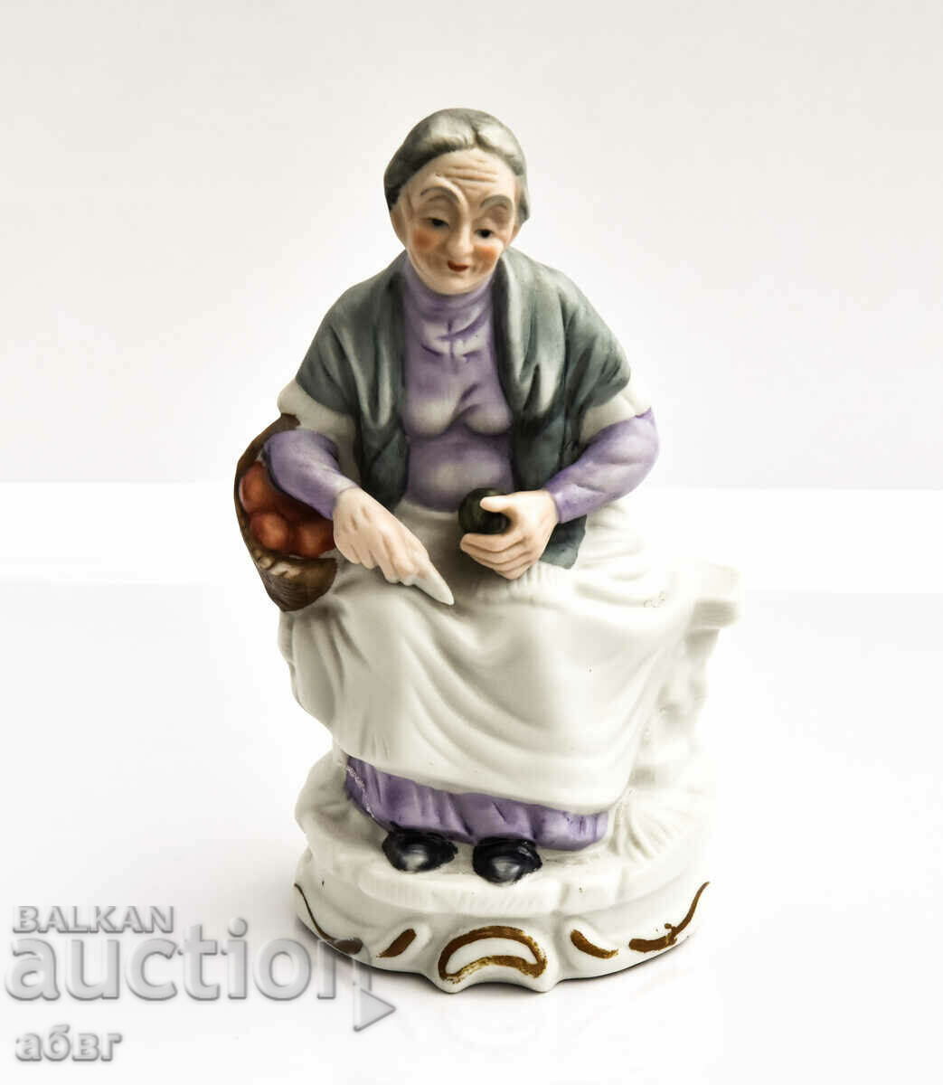 Δημοπρασία Φιγούρα μιας ηλικιωμένης γυναίκας που κάθεται σε έναν πάγκο