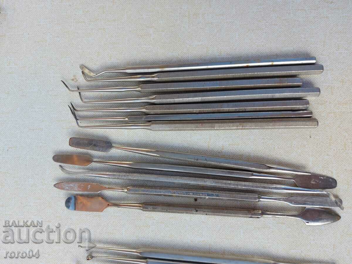 Delivery of DENTAL INSTRUMENTS - 32 PIECES - COLLECTION Delivery of DENTAL INSTRUMENTS - 32 PIECES - COLLECTION