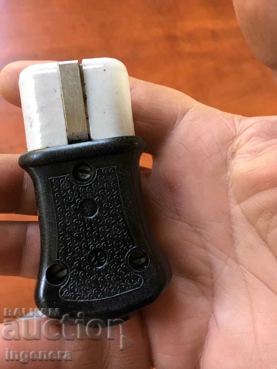 PLUG RETRO BAKELITE PORCELAIN with price 11.00 BGN | € 5.62 PLUG RETRO BAKELITE PORCELAIN with price 11.00 BGN | € 5.62