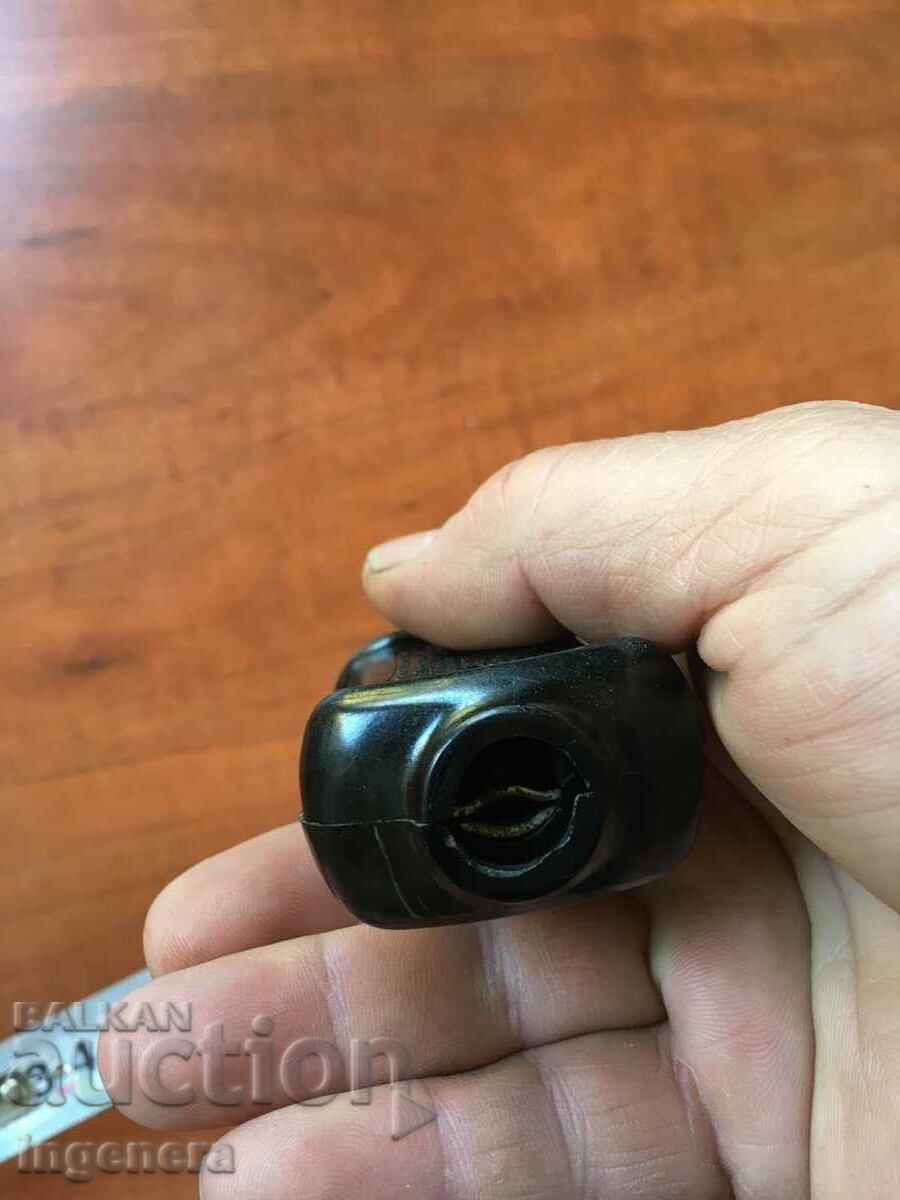 PLUG RETRO BAKELITE PORCELAIN - 5 PLUG RETRO BAKELITE PORCELAIN - 5