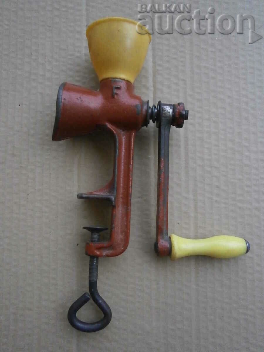 retro cast iron mill grinder for walnuts vintage with price 35.00 BGN | € 17.90 retro cast iron mill grinder for walnuts vintage with price 35.00 BGN | € 17.90