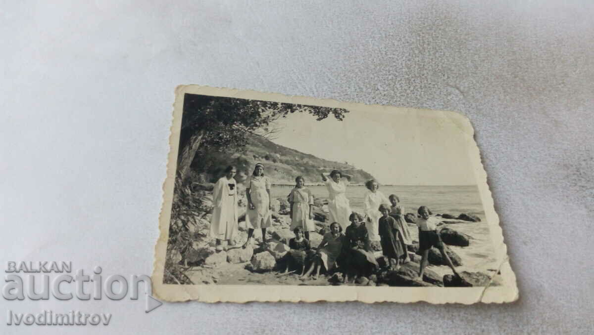 Φωτογραφία Βάρνα Γυναίκες και κορίτσια στην παραλία