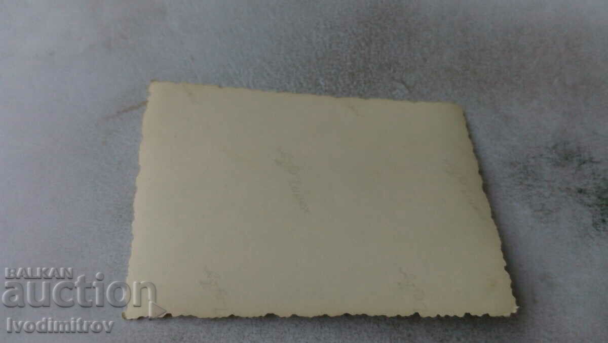 Снимка Мъже и жени пред палатков лагер с цена 1.15 лв. | € 0.59 Снимка Мъже и жени пред палатков лагер с цена 1.15 лв. | € 0.59