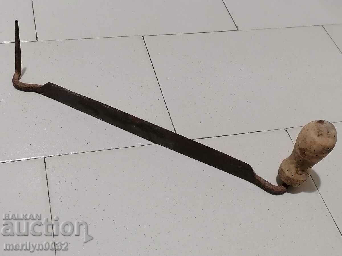 Delivery of Old rudder wrought iron tool planer scraper Delivery of Old rudder wrought iron tool planer scraper