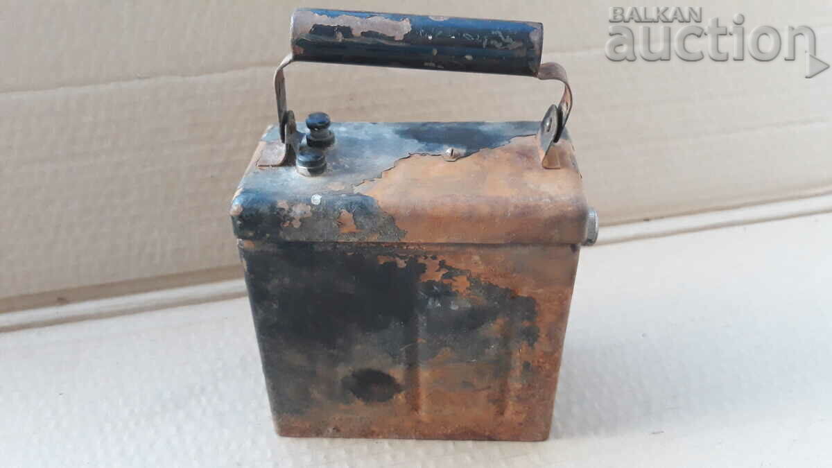 Delivery of Vintage 1940s WW2 WWII Lantern Searchlight Flashlight