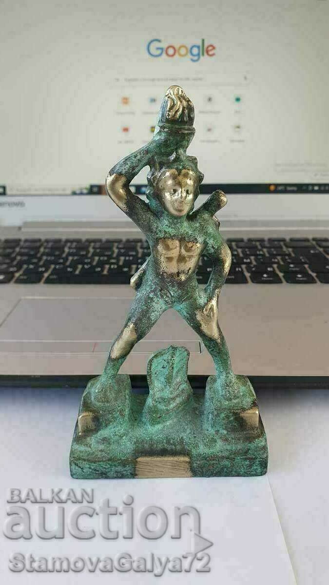Антикварна френска бронзова фигура статуетка