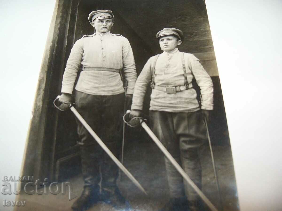 Παλιά στρατιωτική φωτογραφία του 1922. με τιμή 18.00 BGN | € 9.20 Παλιά στρατιωτική φωτογραφία του 1922. με τιμή 18.00 BGN | € 9.20