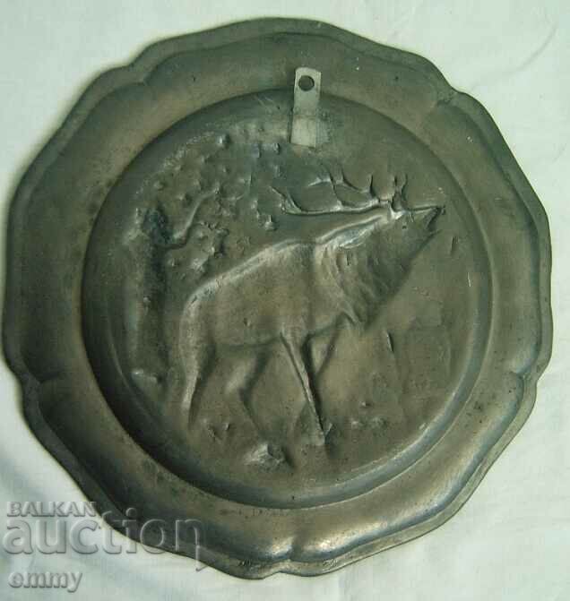 Delivery of Old embossed zinc wall plate, 22.5 cm Delivery of Old embossed zinc wall plate, 22.5 cm