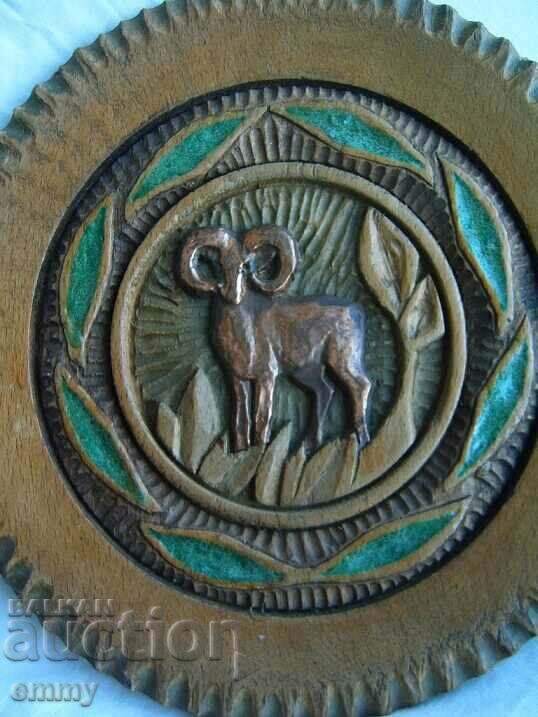 Wooden wall plate, wood carving - mountain goat with price 28.00 BGN | € 14.32 Wooden wall plate, wood carving - mountain goat with price 28.00 BGN | € 14.32