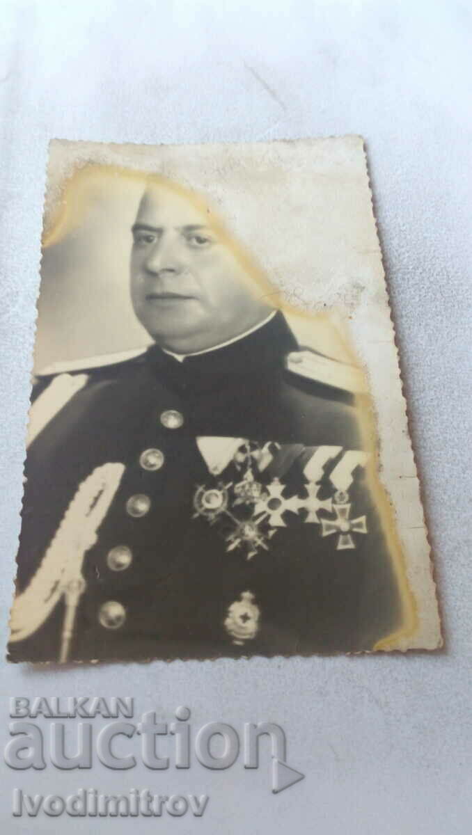 Снимка Подполковникъ Тиковъ с пет ордена