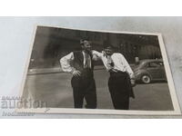 Снимка София Двама мъже в народни носии на улицата