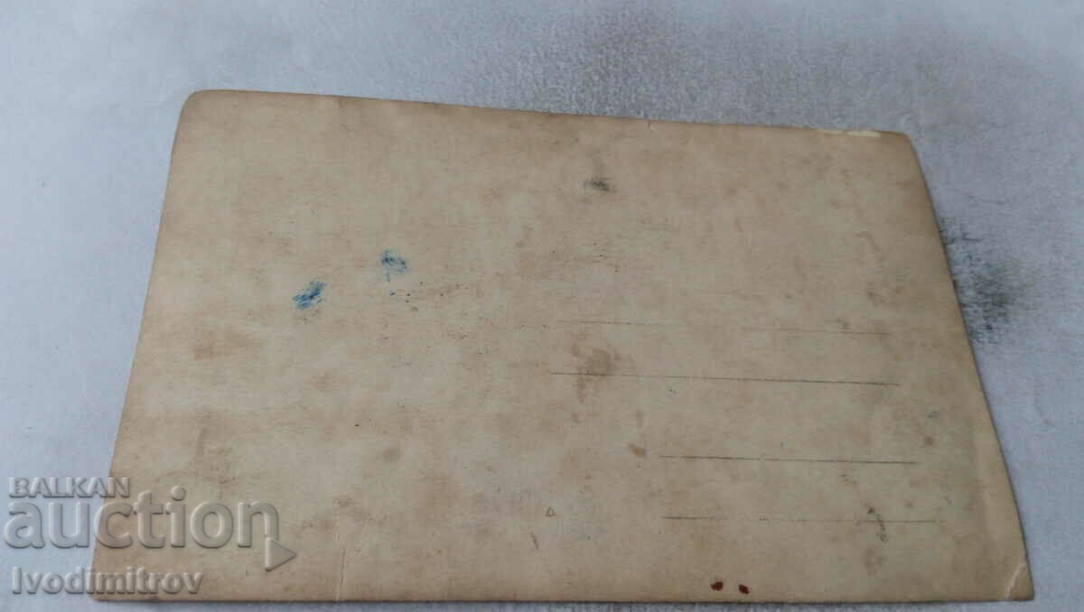 Photo of newlyweds with their friends with price 1.65 BGN | € 0.84 Photo of newlyweds with their friends with price 1.65 BGN | € 0.84