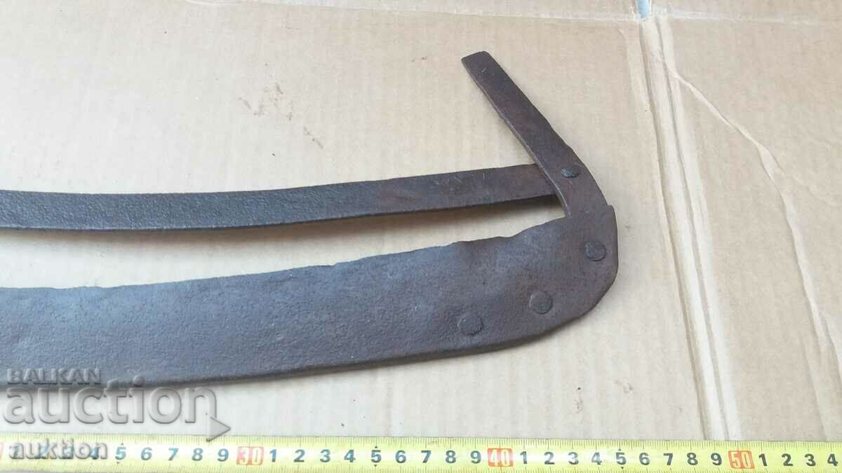 RENAISSANCE LARGE WROUGHT SICKLE - 7 RENAISSANCE LARGE WROUGHT SICKLE - 7