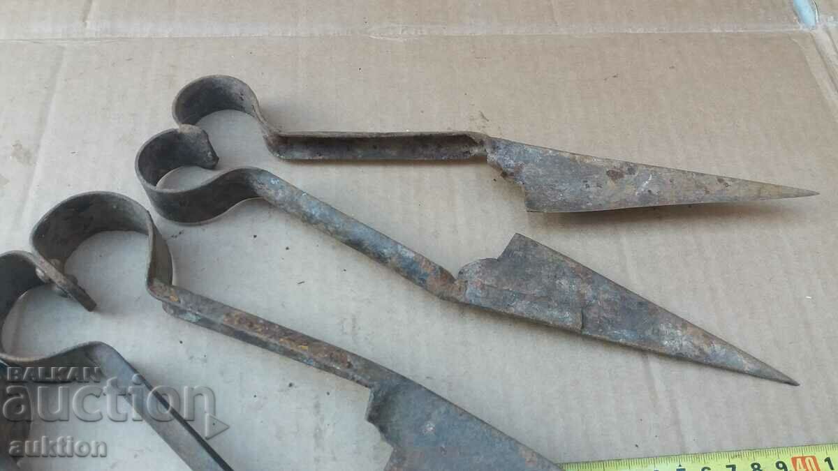 Auction SET OF 3 FORGED RENAISSANCE SCISSORS Auction SET OF 3 FORGED RENAISSANCE SCISSORS