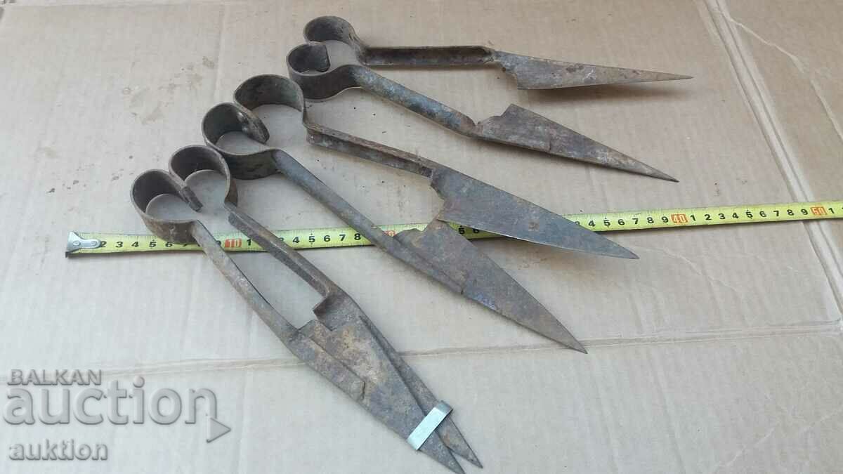 SET OF 3 FORGED RENAISSANCE SCISSORS - 5 SET OF 3 FORGED RENAISSANCE SCISSORS - 5