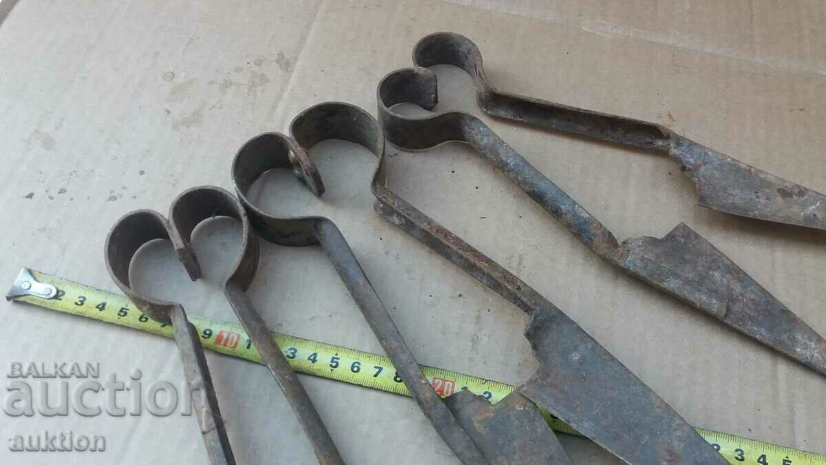 SET OF 3 FORGED RENAISSANCE SCISSORS - 6 SET OF 3 FORGED RENAISSANCE SCISSORS - 6