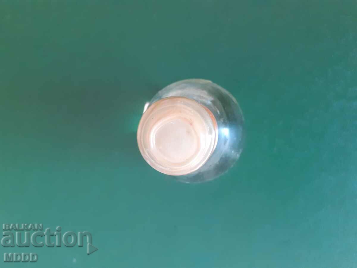 Sticla -alcool -/probabil -1983 -an/ cu preț 3.00 BGN | € 1.53