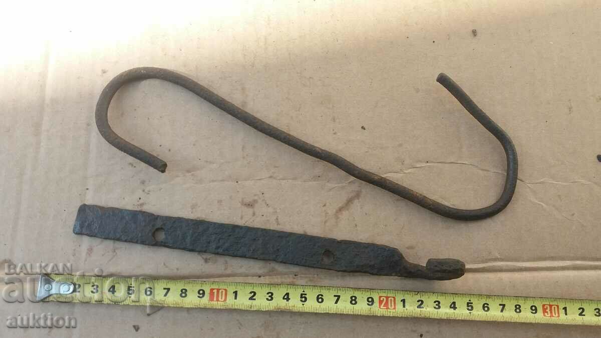 2 NUMBERS OF OLD HOOKS - 5 2 NUMBERS OF OLD HOOKS - 5