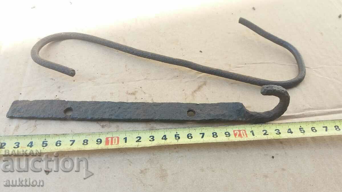 2 NUMBERS OF OLD HOOKS - 6 2 NUMBERS OF OLD HOOKS - 6