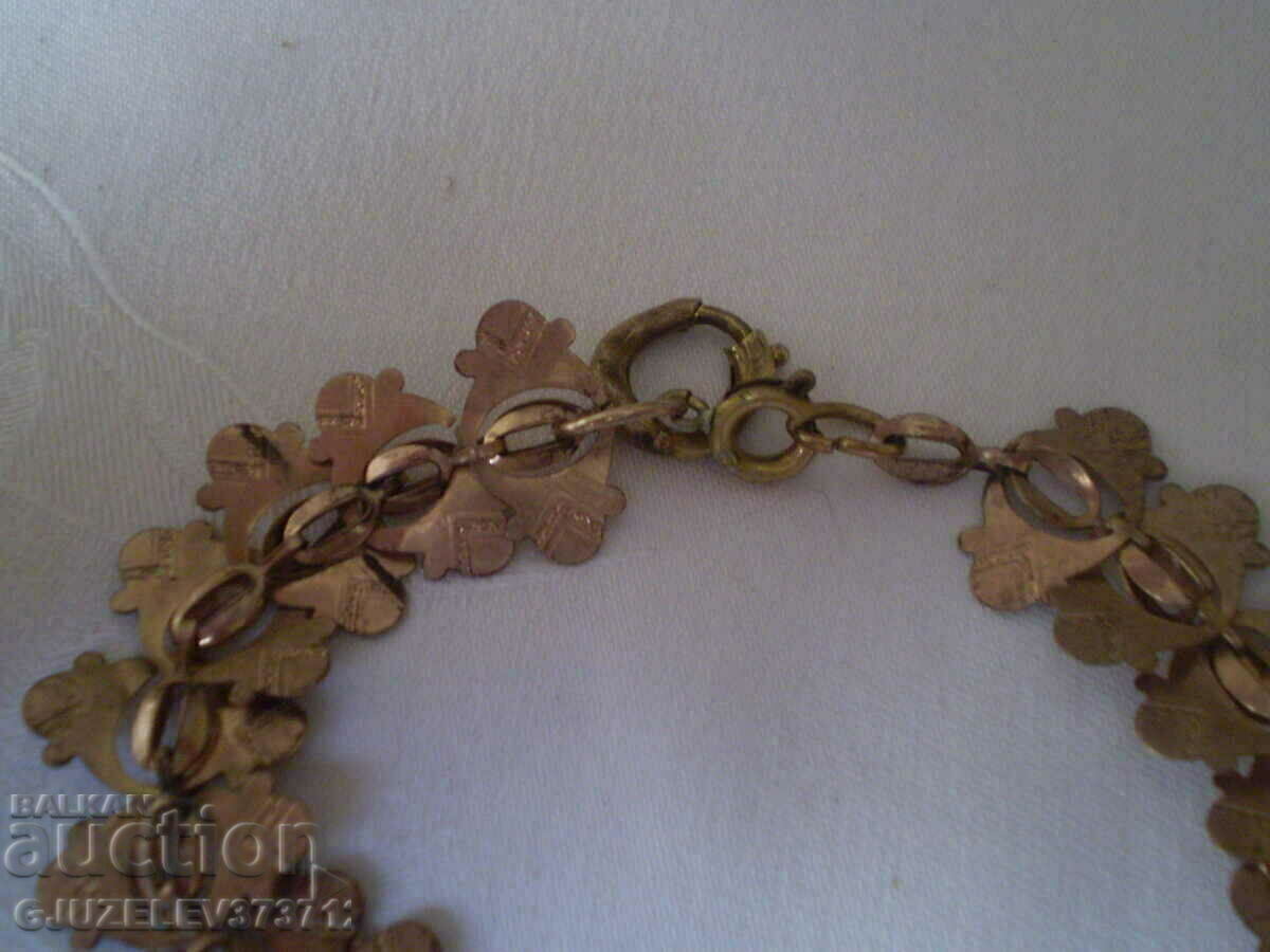 Auction  OLD GOLD POCKET GARLIC CASE