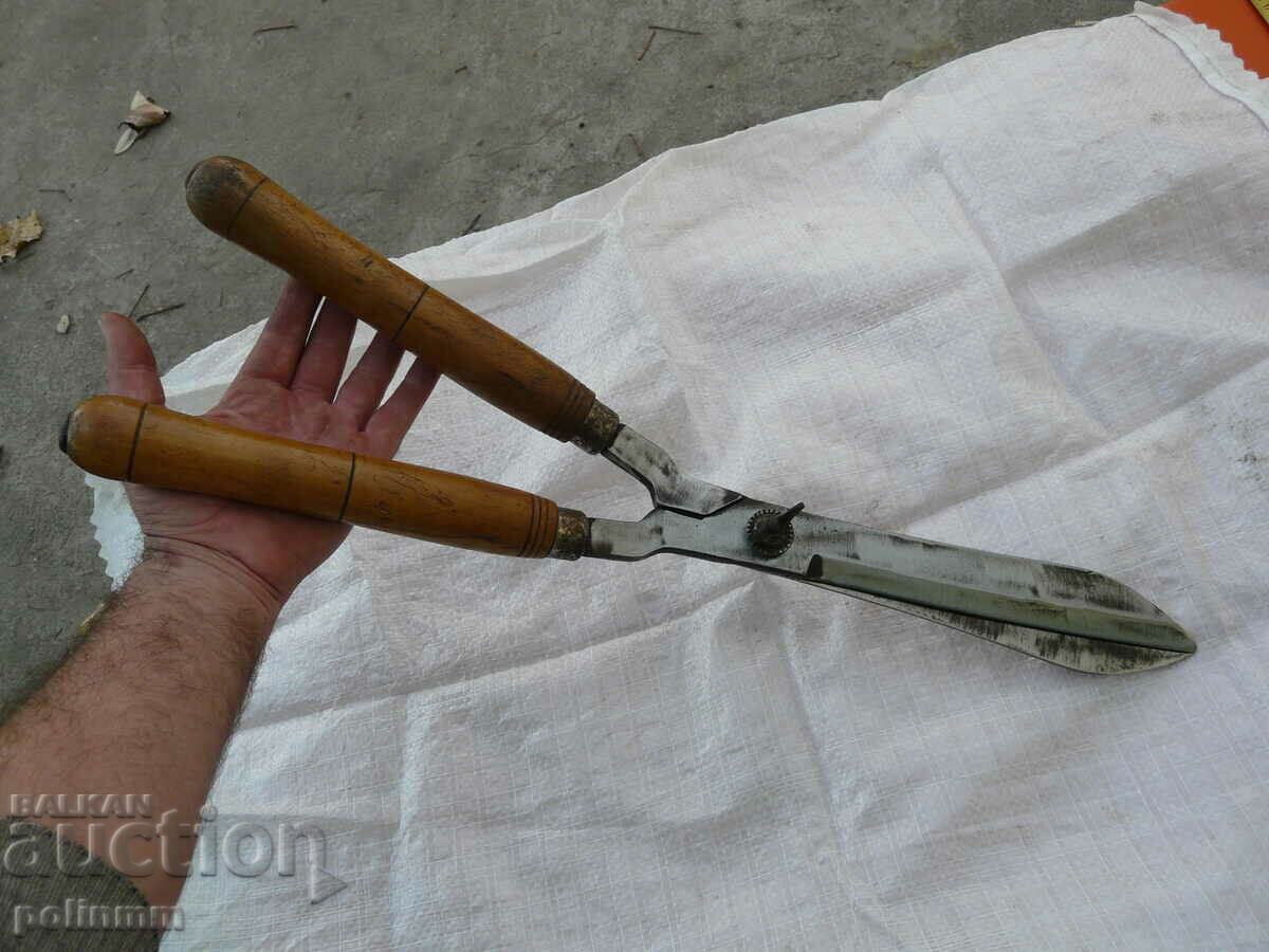 Delivery of Old large German brushcutter Delivery of Old large German brushcutter